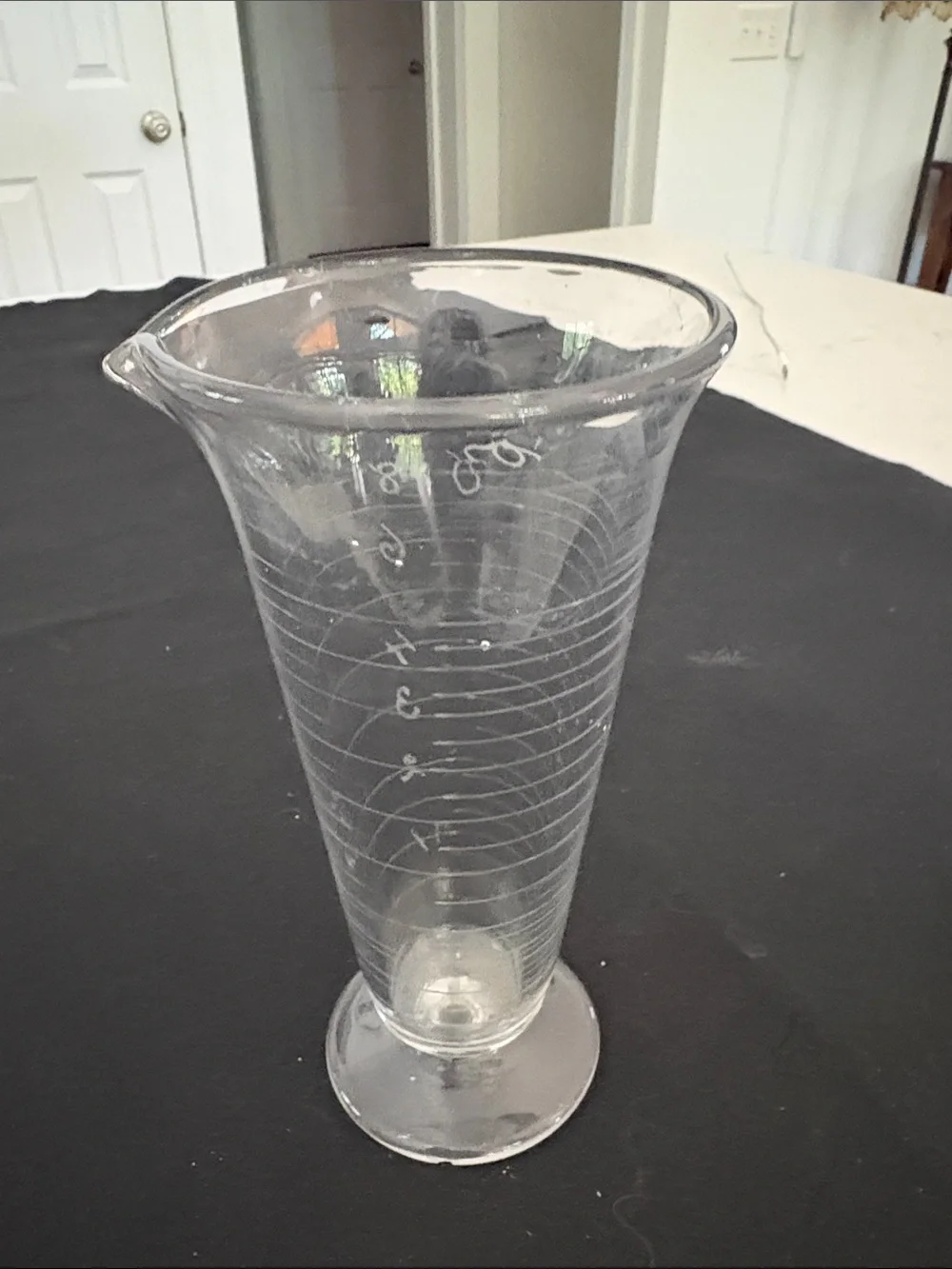 Antique Glass Apothecary Beaker 8 oz – Vintage Barware Decor